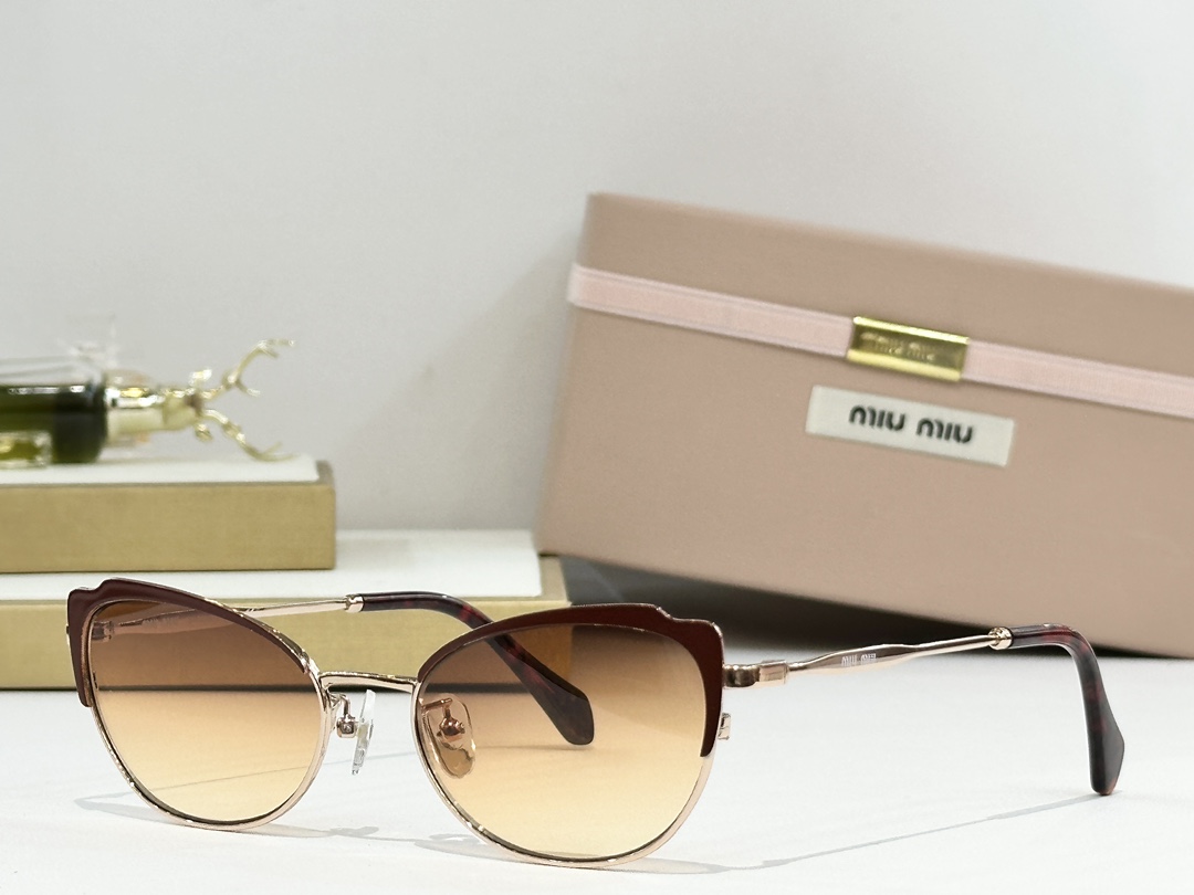  MIU MIU
MOD：MU 54AV
Size：54口18-145
