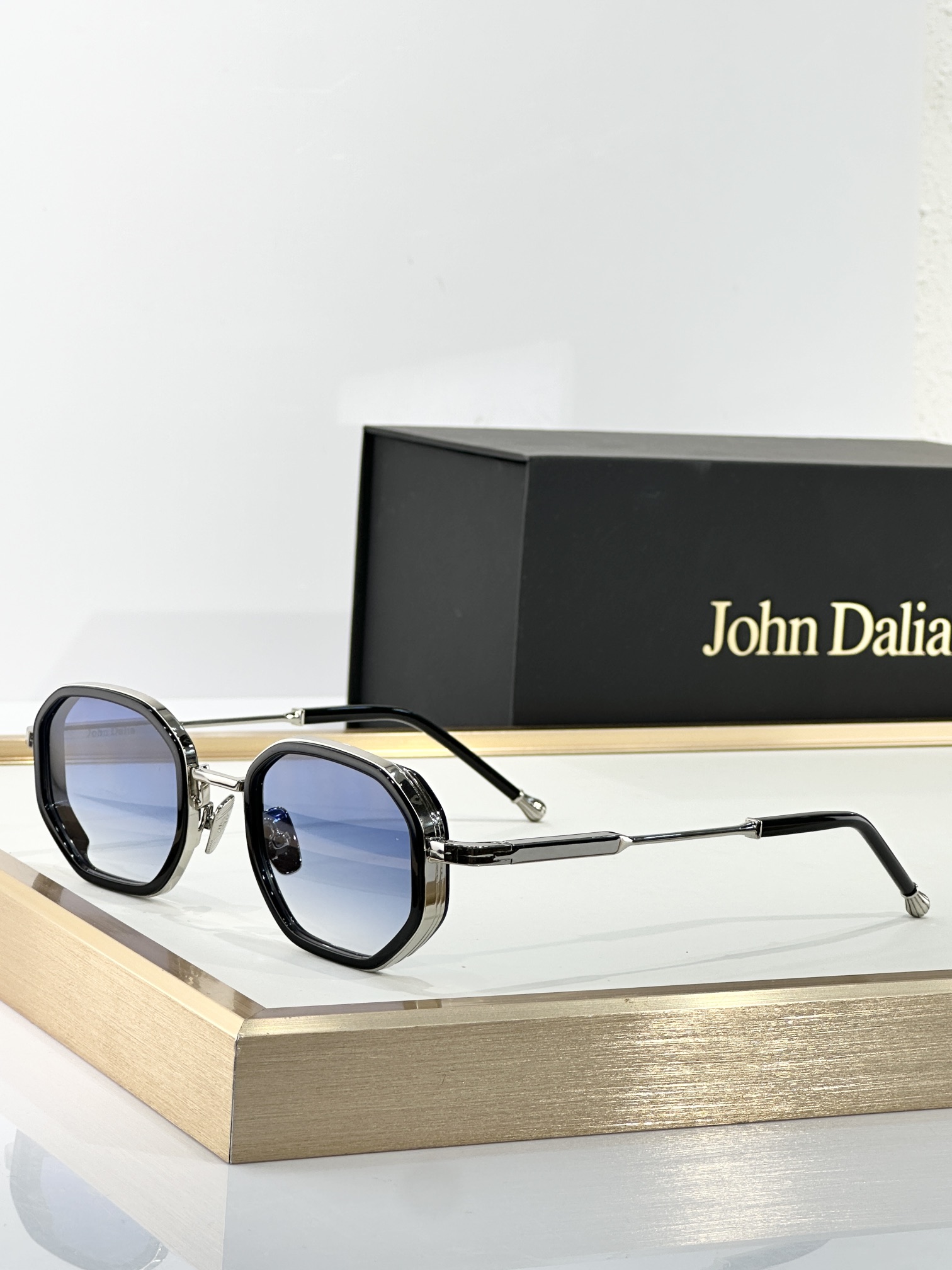  John Dalia~
TOP QUALITY
MODEL：Keaton
SIZE：48口26-145