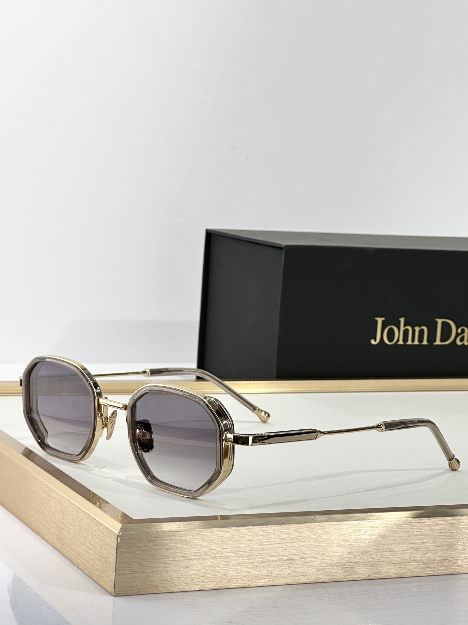  John Dalia~
TOP QUALITY
MODEL：Keaton
SIZE：48口26-145