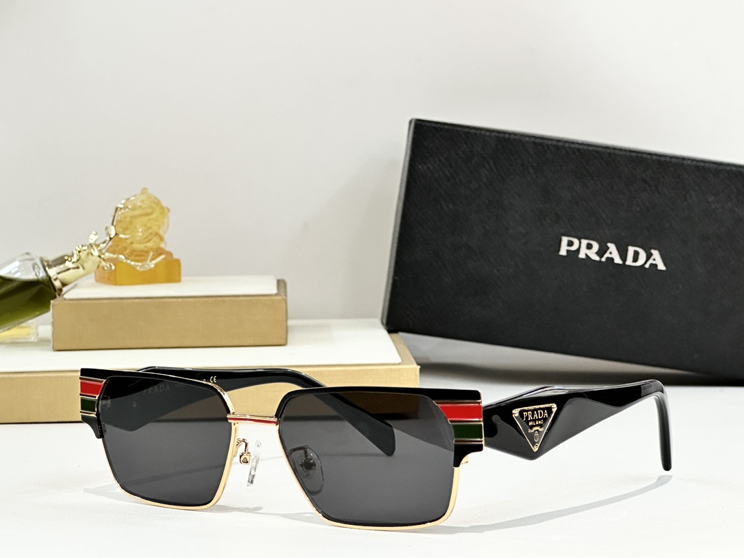 。PRADA
MOD：PR113
Size：56口16 145
