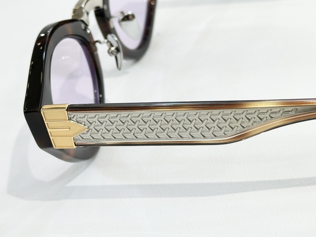  THENRI
MODELChamPagne1of65
SIZE50口25-145
