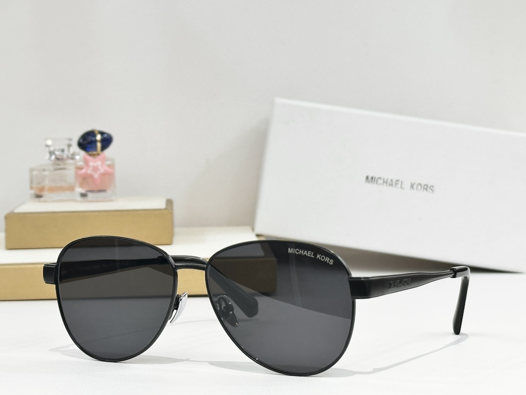  MICHAEL KORS
MOD：MK1160
Size：59口14 145
