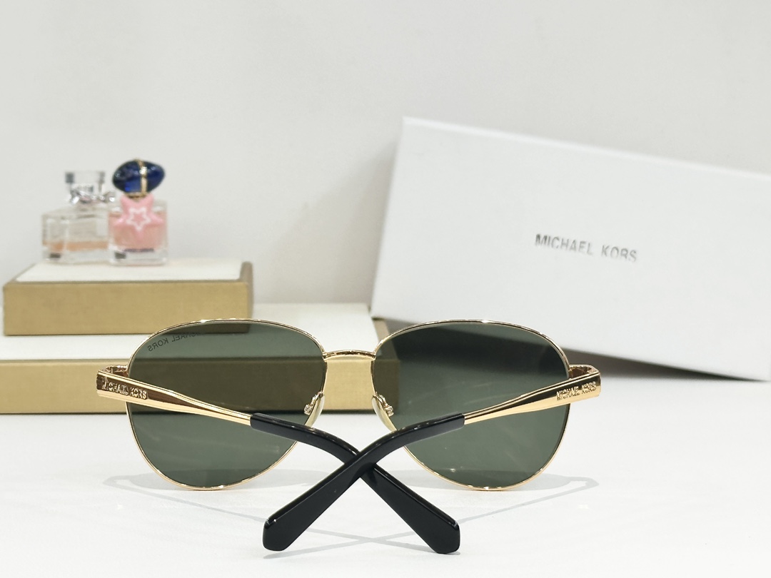  MICHAEL KORS
MOD：MK1160
Size：59口14 145
