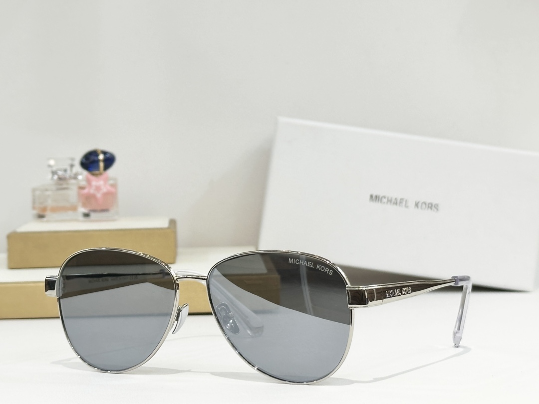  MICHAEL KORS
MOD：MK1160
Size：59口14 145
