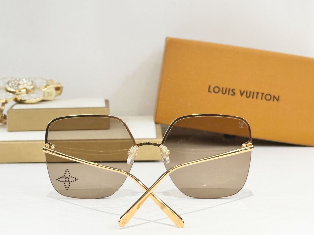 LOUIS VUITTO*
MODEL：Z2014U
SIZE：63口17-142
