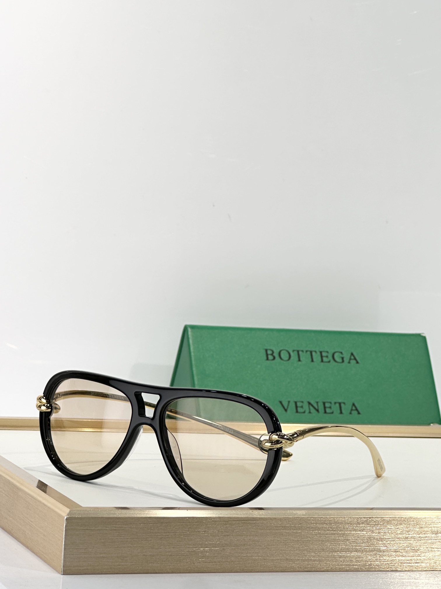  BOTTEGA VENET*
MODEL：BV1418S
SIZE：58口15-145
