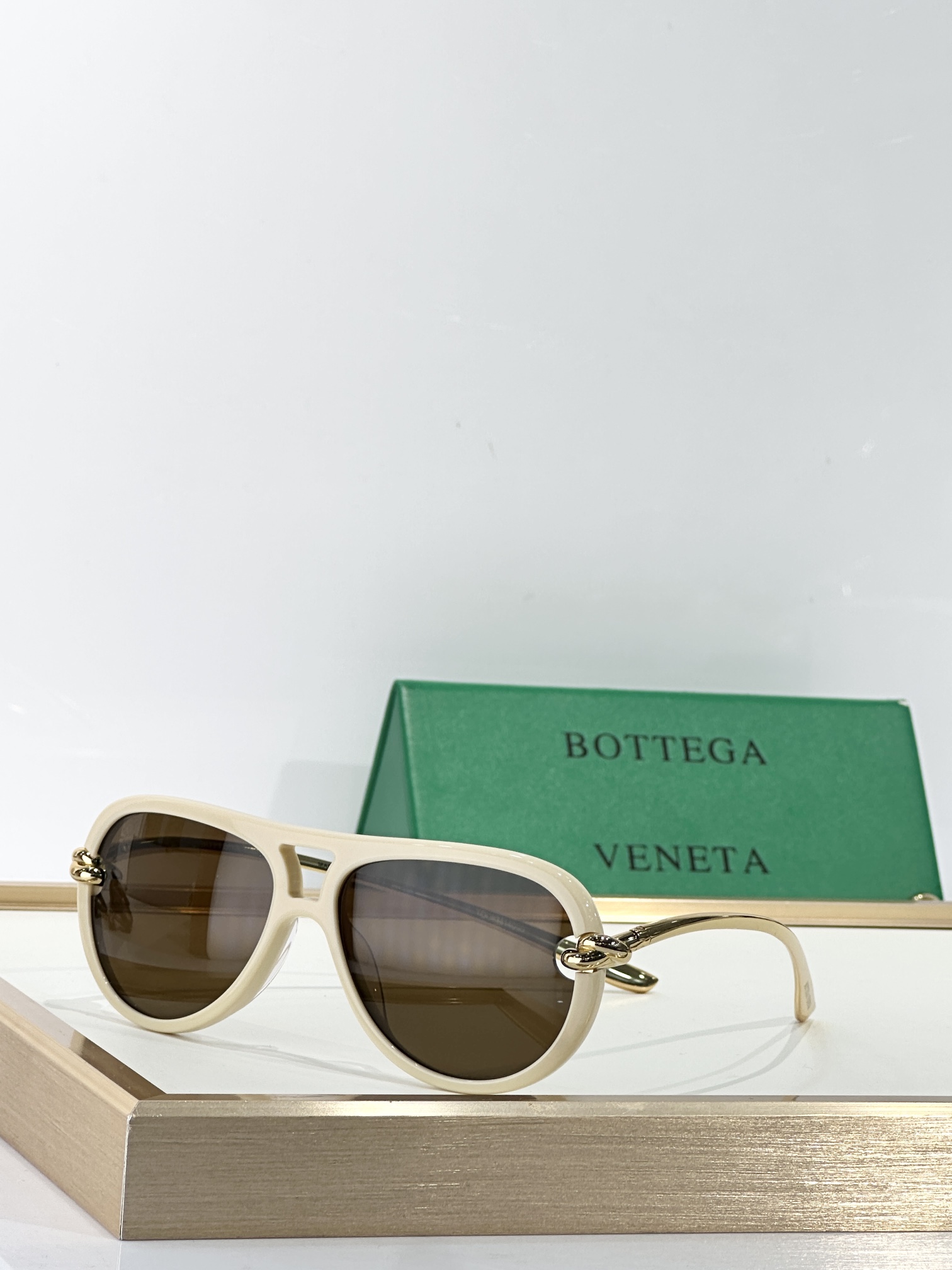  BOTTEGA VENET*
MODEL：BV1418S
SIZE：58口15-145
