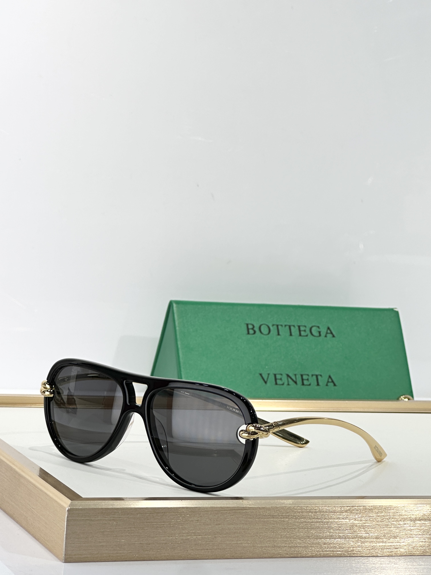  BOTTEGA VENET*
MODEL：BV1418S
SIZE：58口15-145
