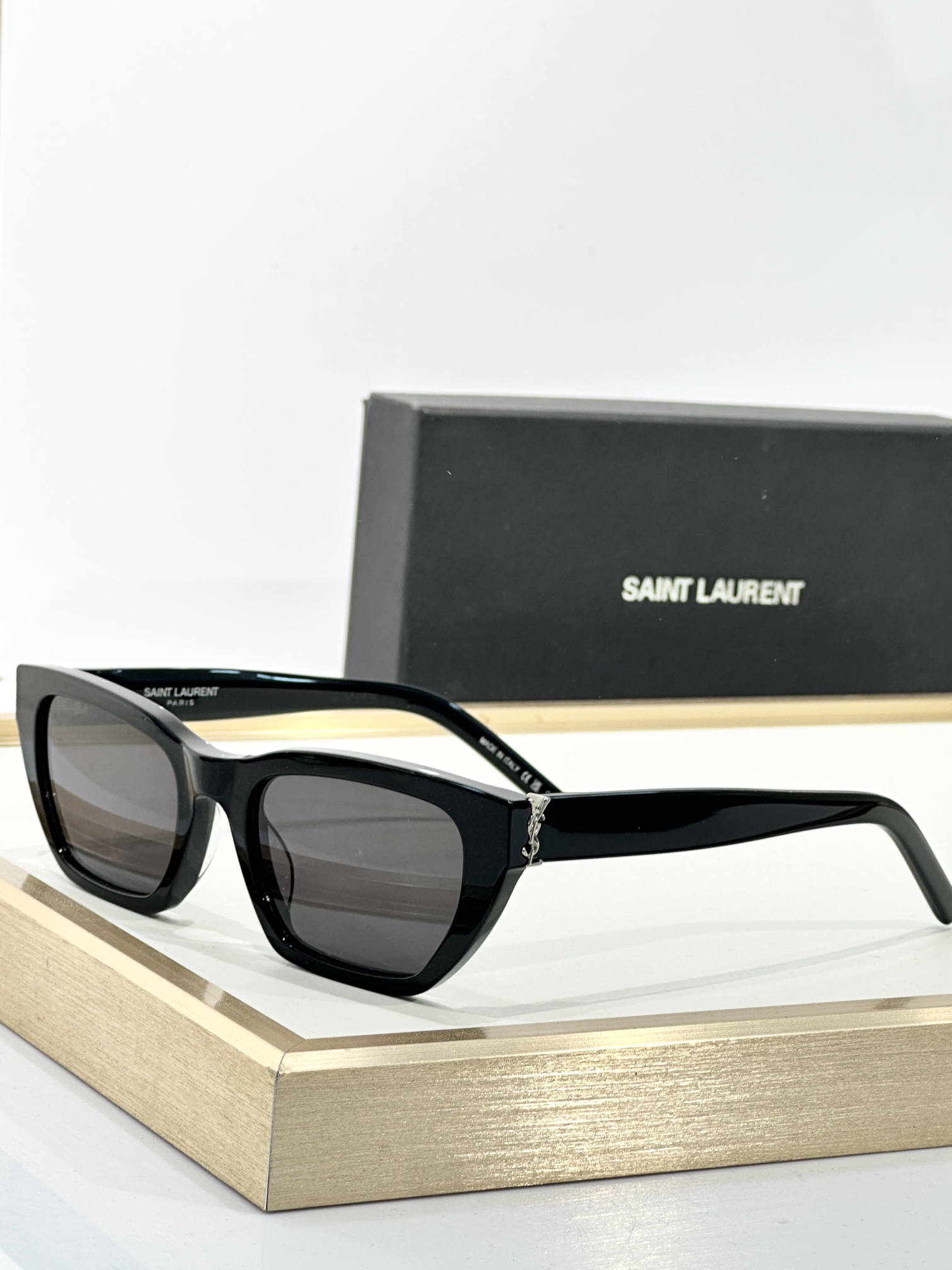  Saint Laurent
 SL M127/F
小logo 𝑦𝑠𝑙点缀
size：53口20-145