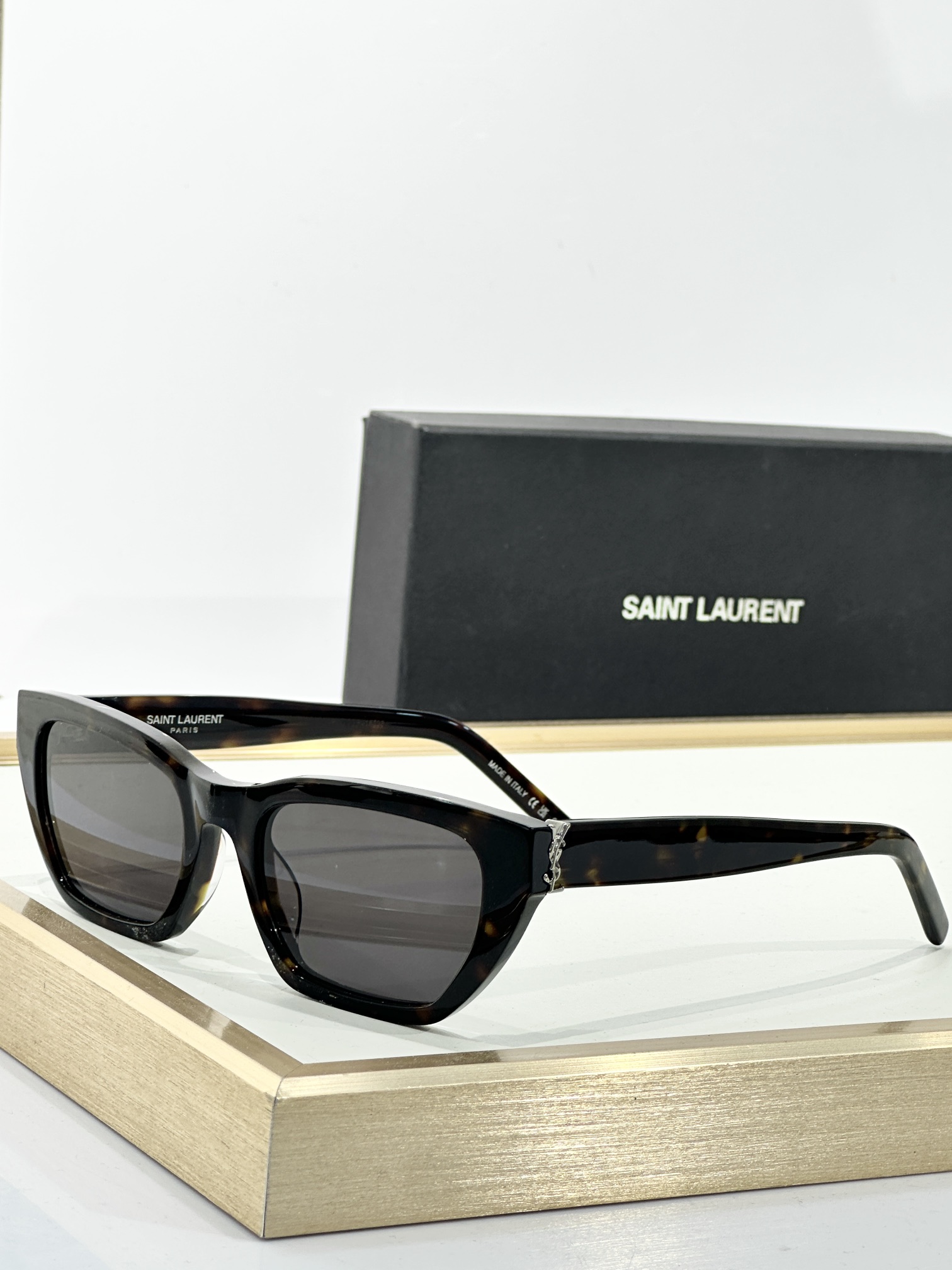  Saint Laurent
 SL M127/F
小logo 𝑦𝑠𝑙点缀
size：53口20-145