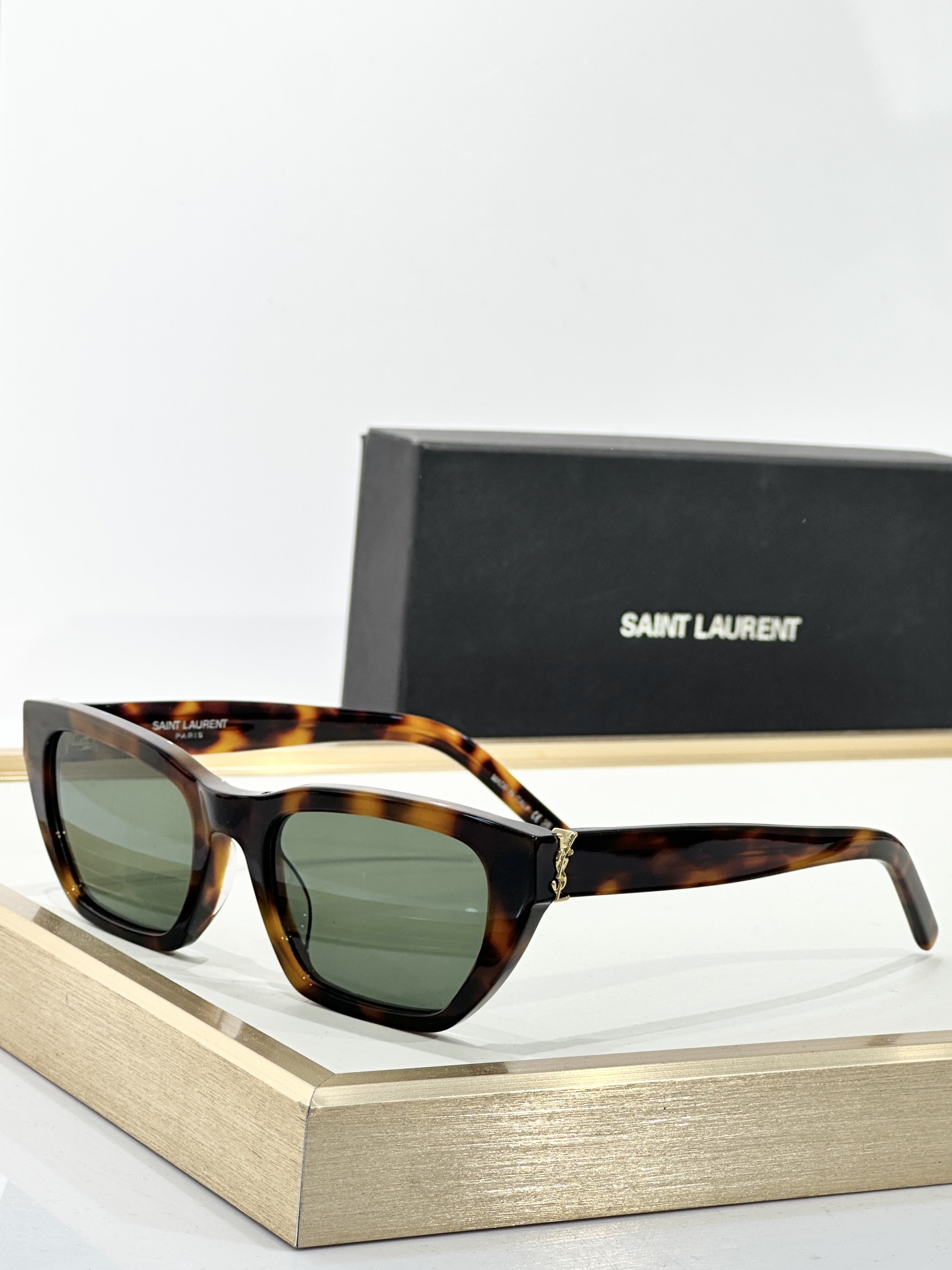  Saint Laurent
 SL M127/F
小logo 𝑦𝑠𝑙点缀
size：53口20-145
