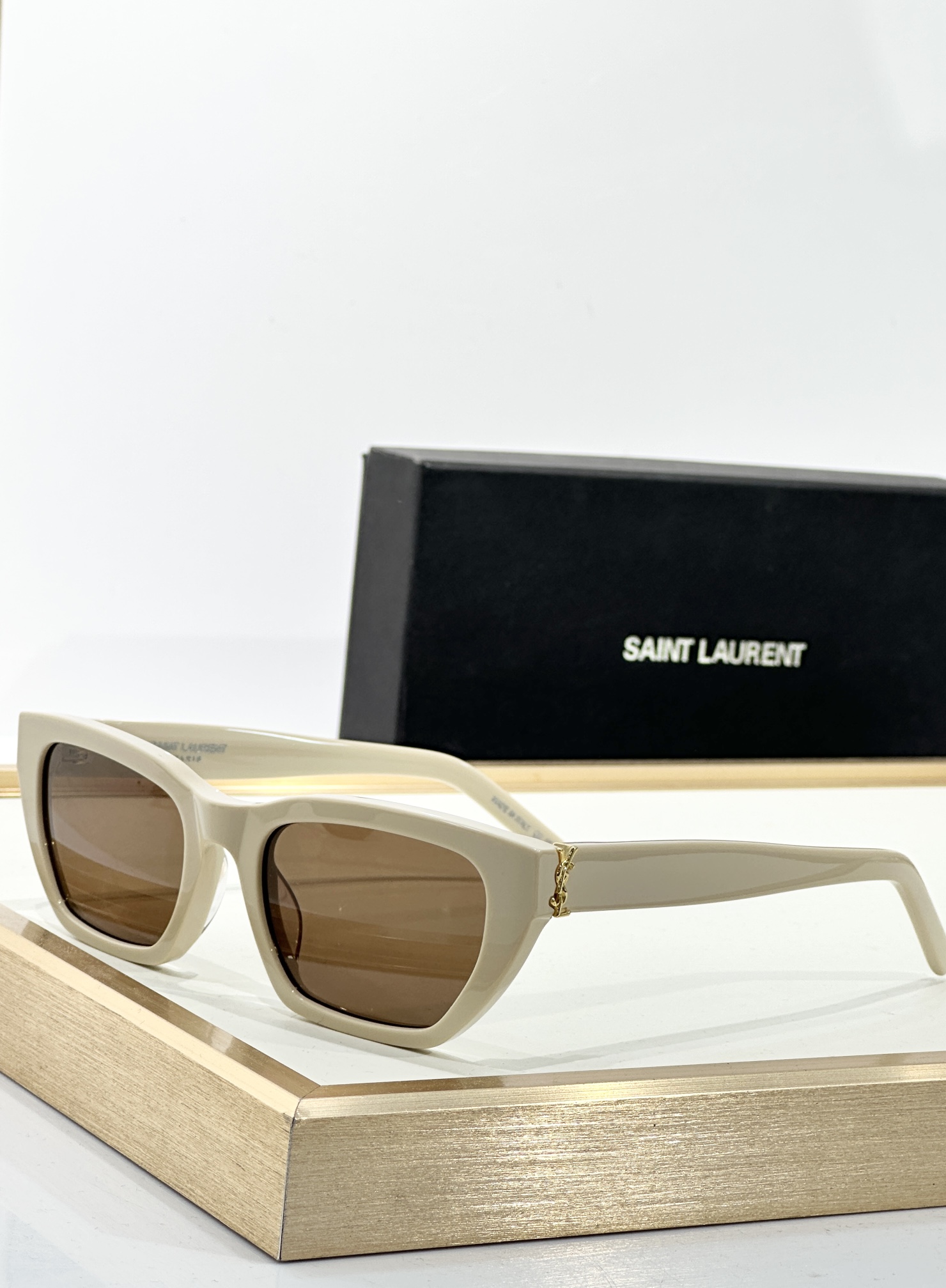  Saint Laurent
 SL M127/F
小logo 𝑦𝑠𝑙点缀
size：53口20-145
