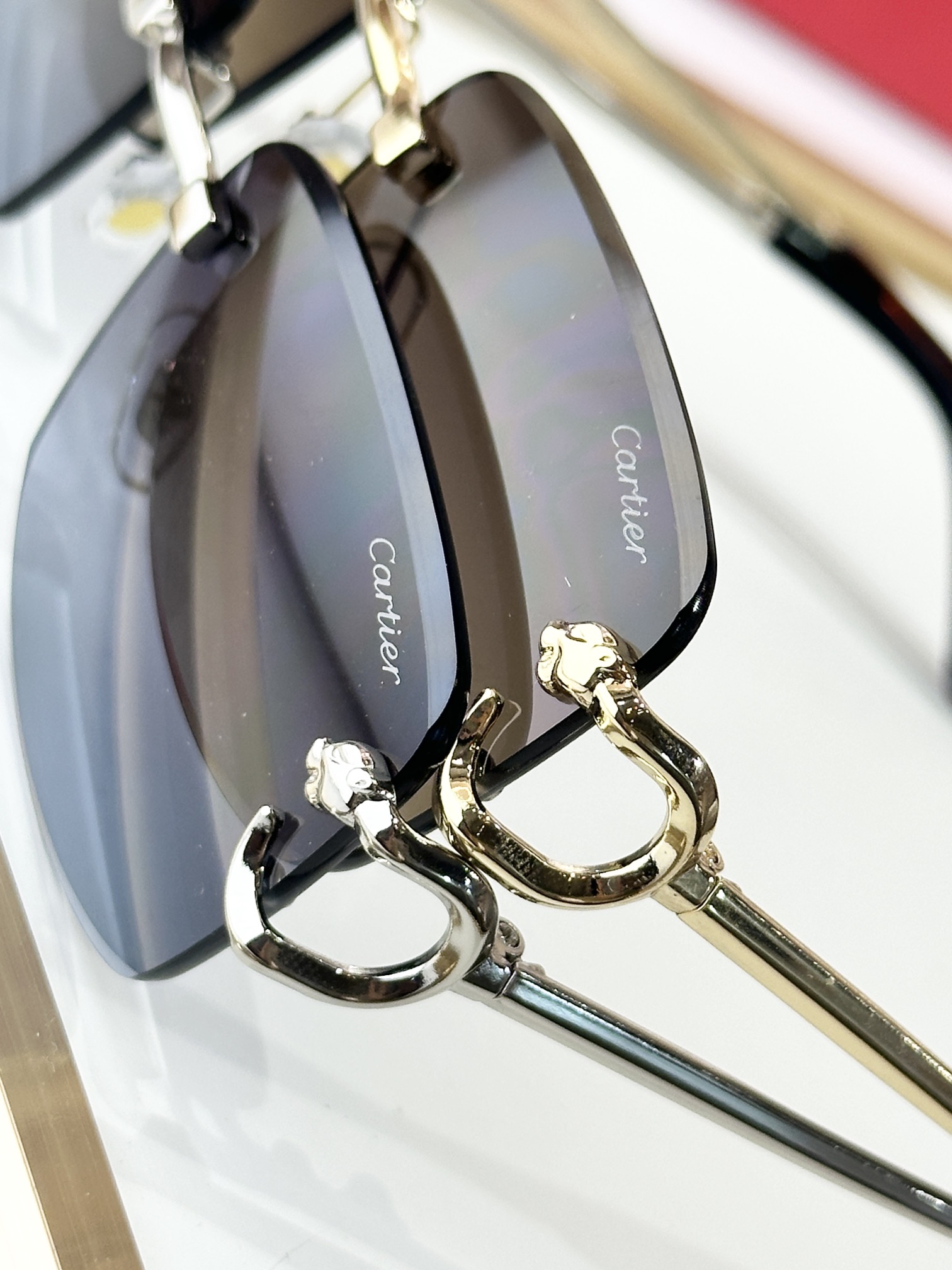  Cartier
MOD：CT0228
Size：53口21-140

