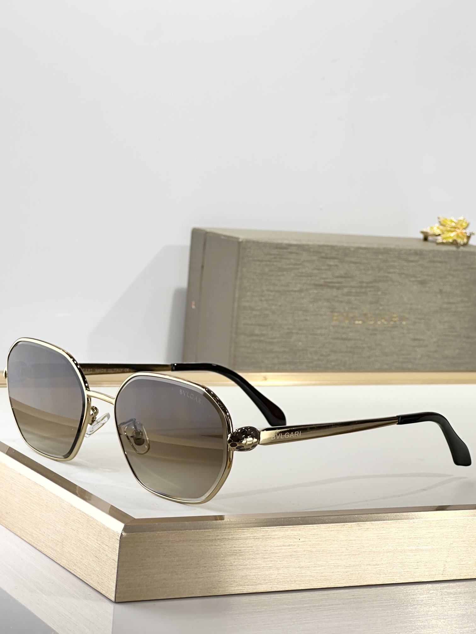  BVLGAR*
MODEL：BV 5034
SIZE：55口21-140
