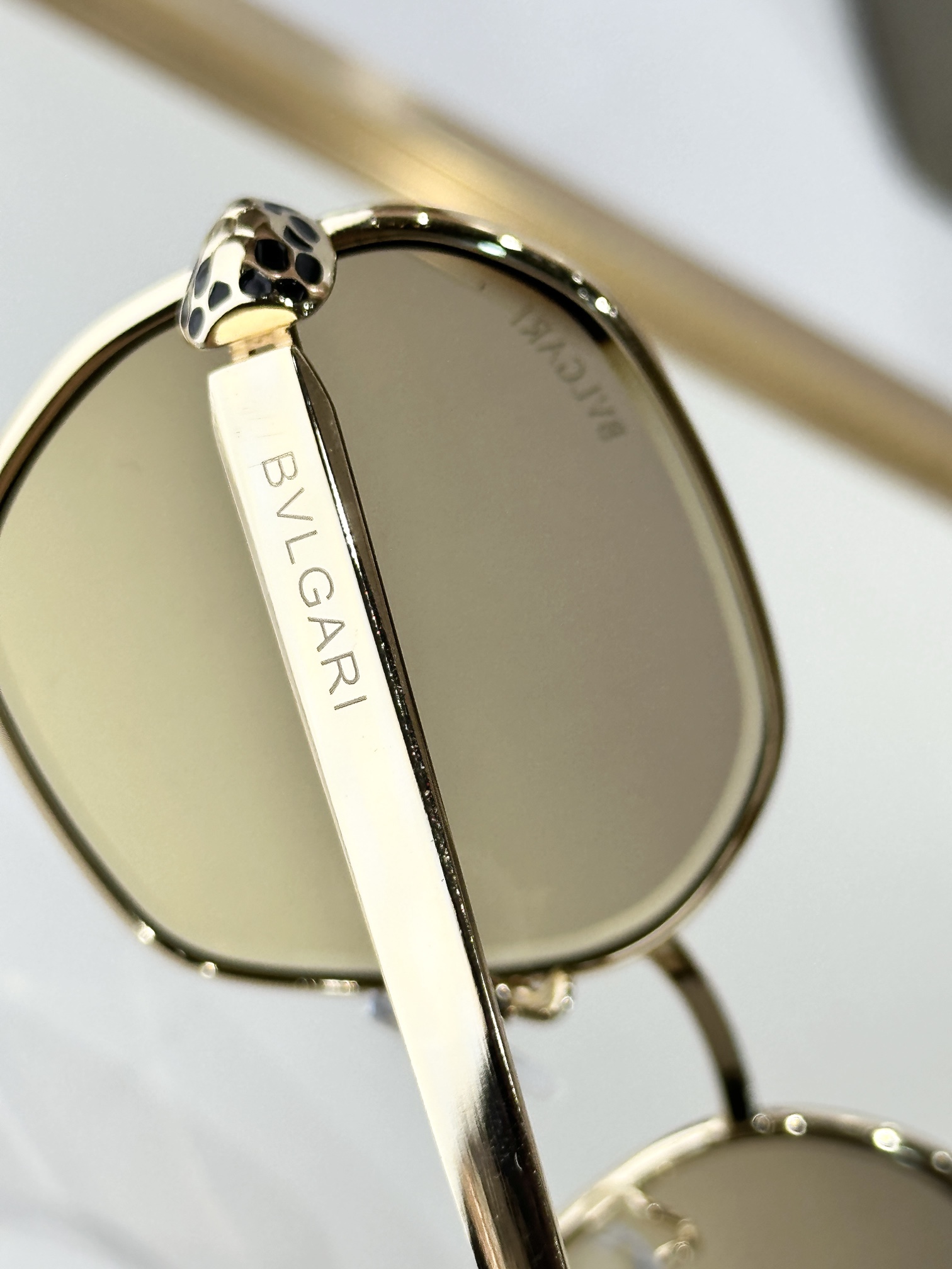  BVLGAR*
MODEL：BV 5034
SIZE：55口21-140
