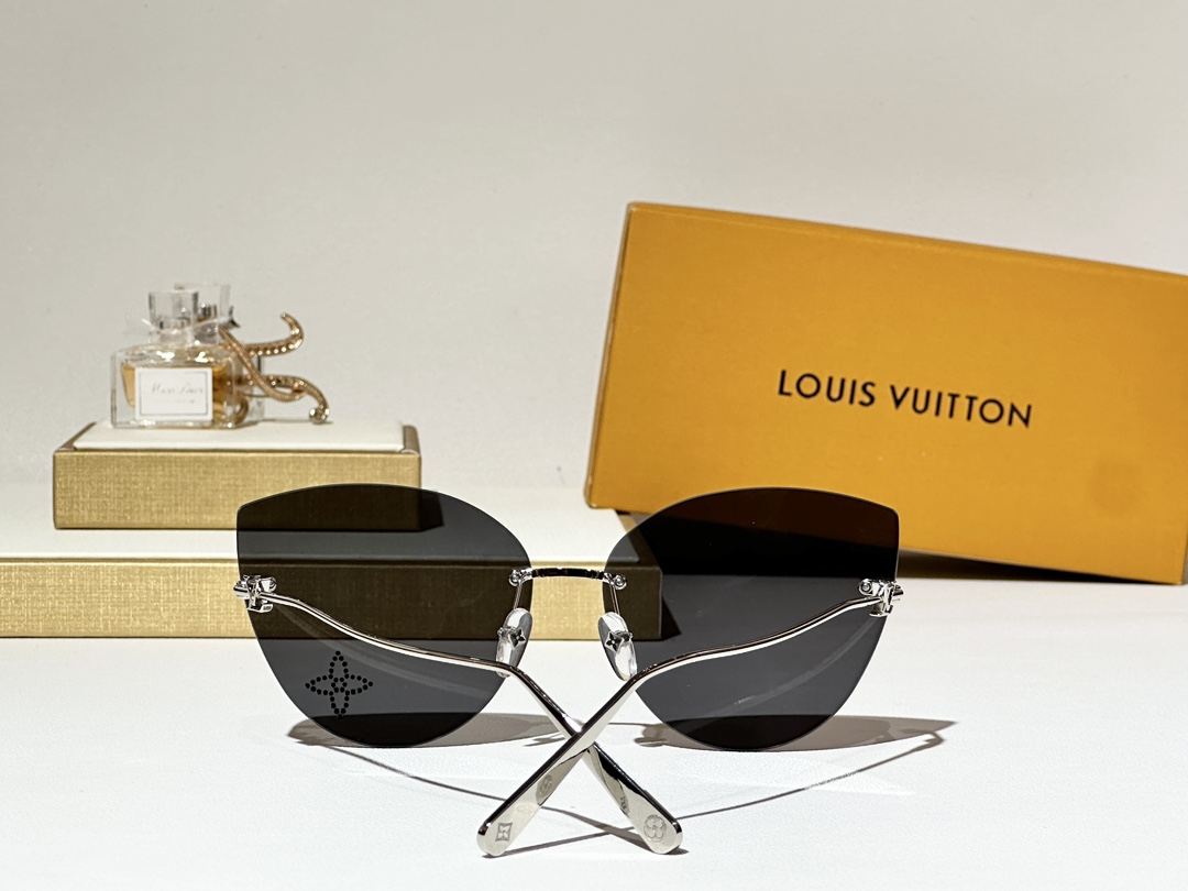  LOUIS VUITTO*
MODEL：Z2827U
SIZE：61口14-140
