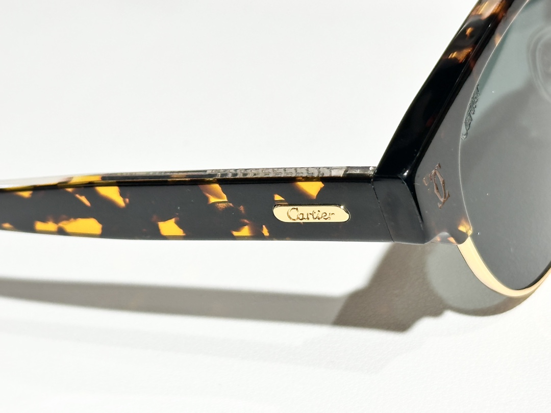  Cartie*
MODEL：CT0366
Size：52口21-145
