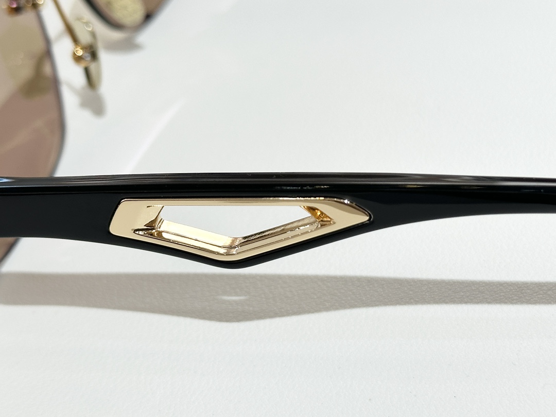  MAYBAC*
MODEL：Z153
SIZE：61口17-145
