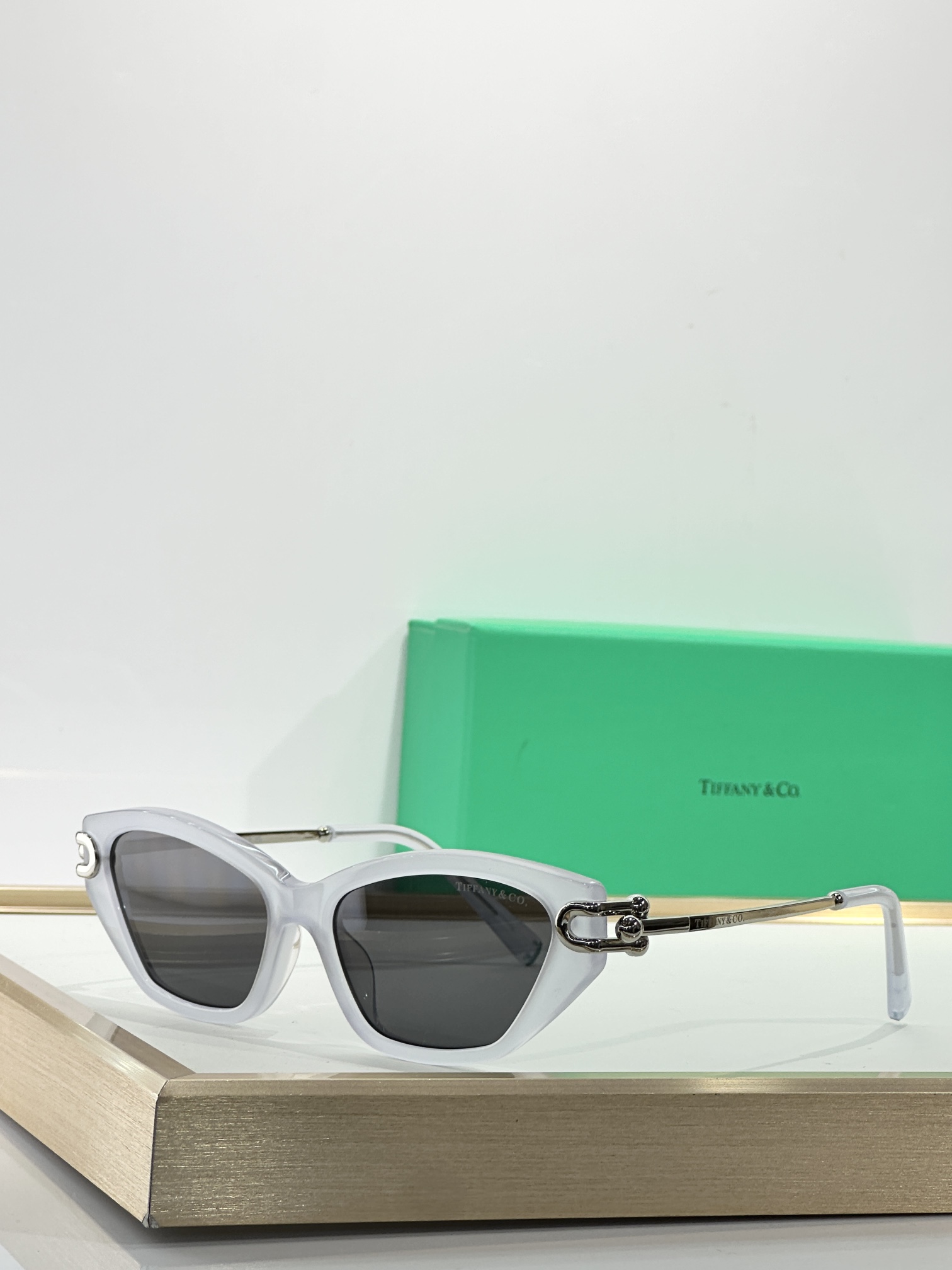  TIFFANY & CO.
MODELTF4231U
SIZE53口17-140
