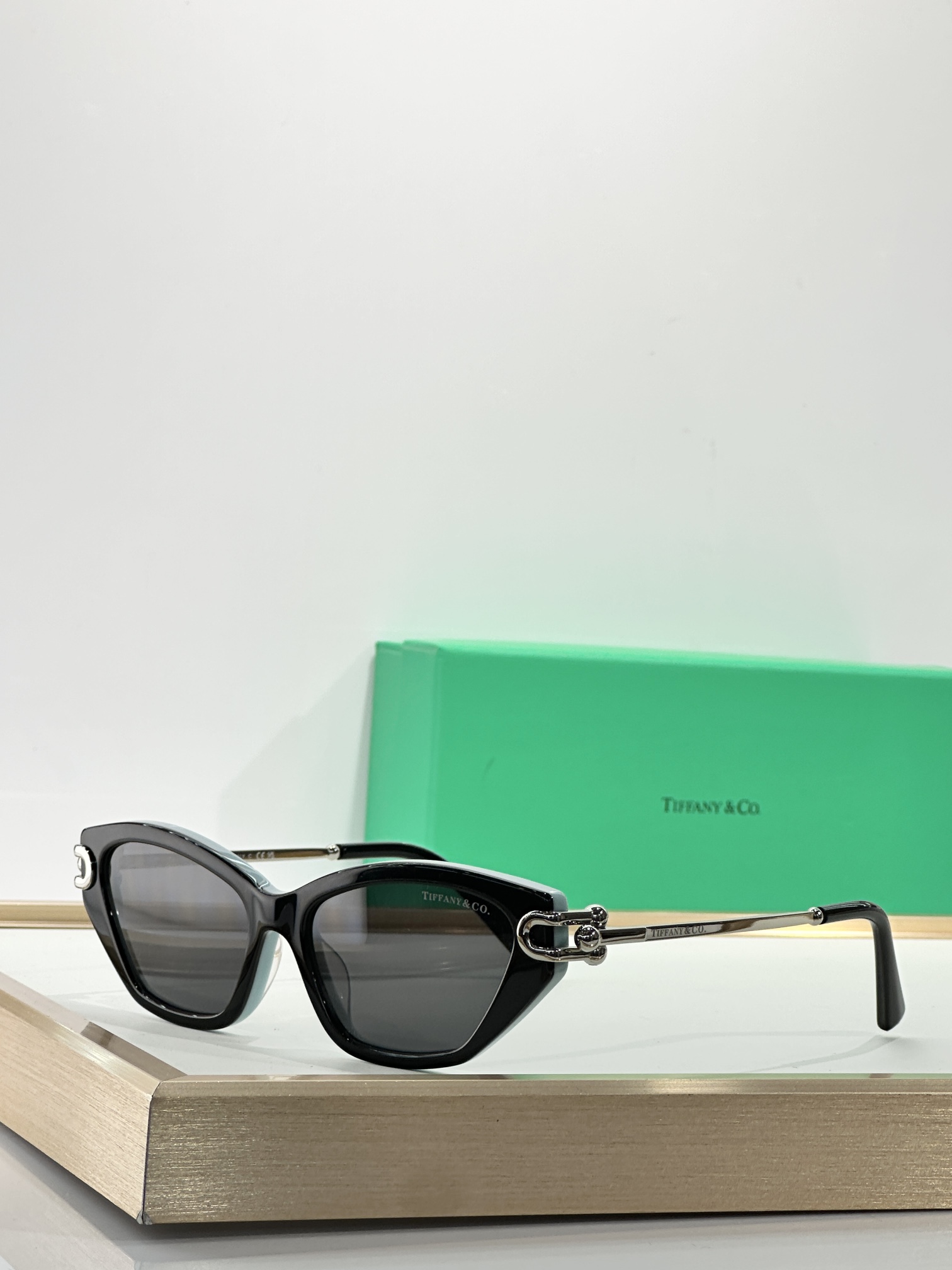  TIFFANY & CO.
MODELTF4231U
SIZE53口17-140

