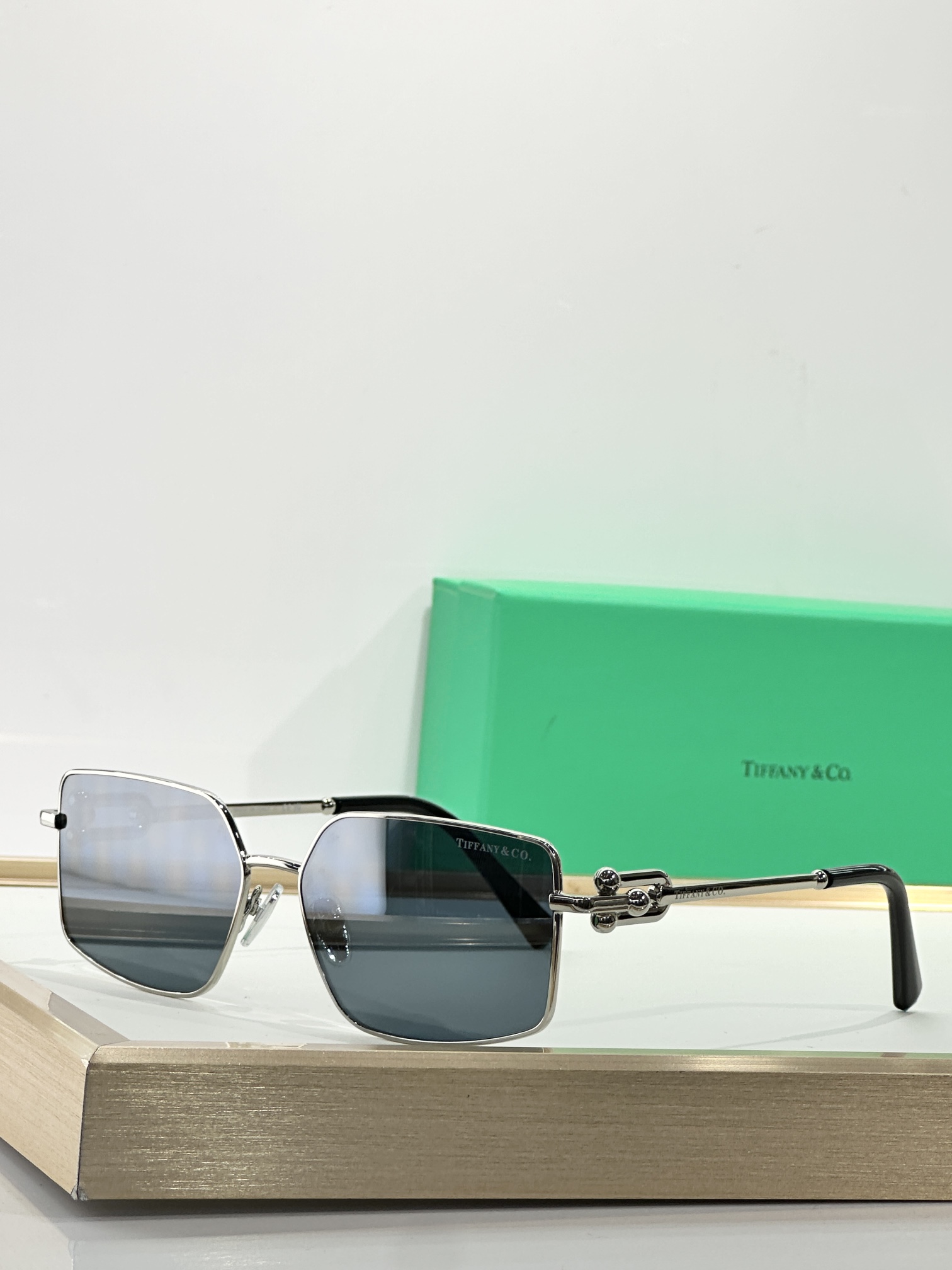  TIFFANY & CO.
MODELTF3111
SIZE58口16-140
