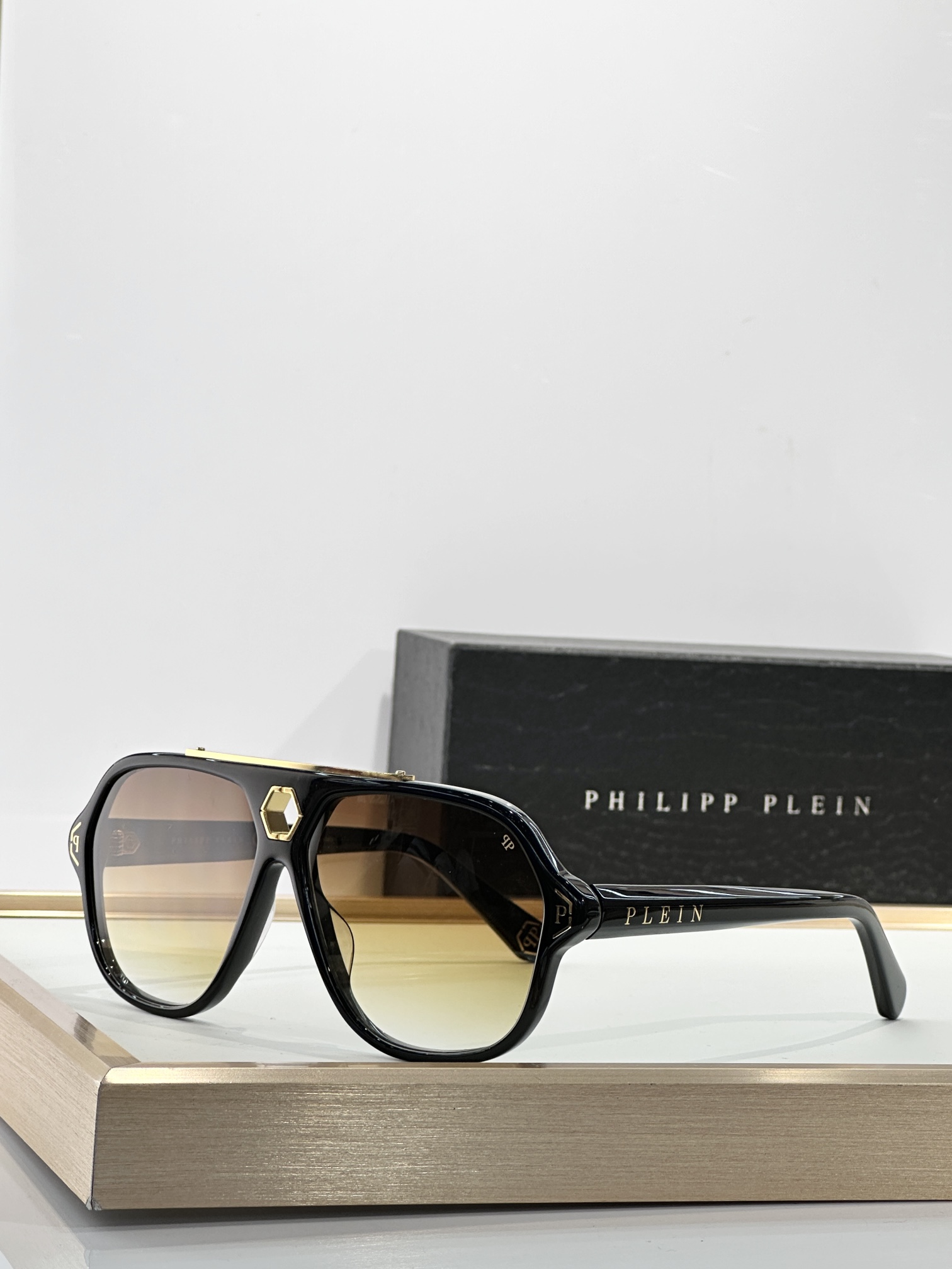  PHILIPP PLIEN
MODEL：004M
SIZE：61口13-145
