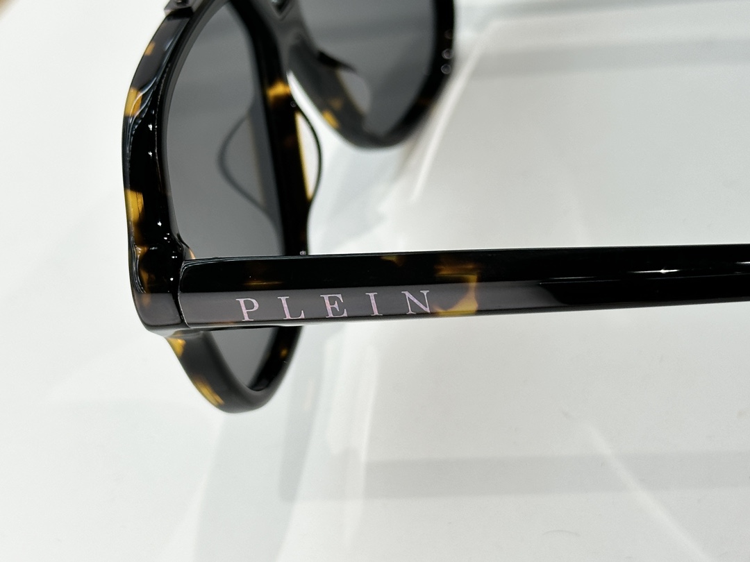  PHILIPP PLIEN
MODEL：004M
SIZE：61口13-145

