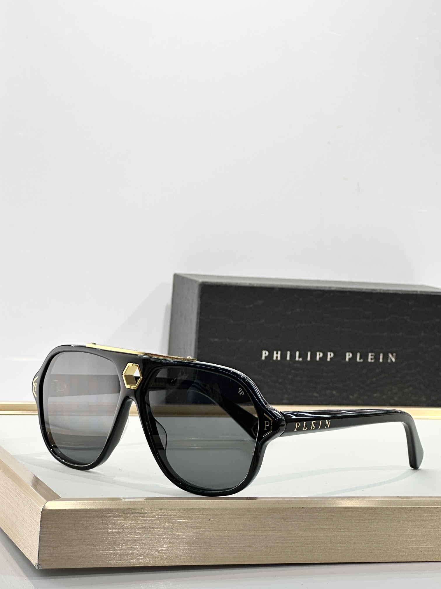  PHILIPP PLIEN
MODEL：004M
SIZE：61口13-145
