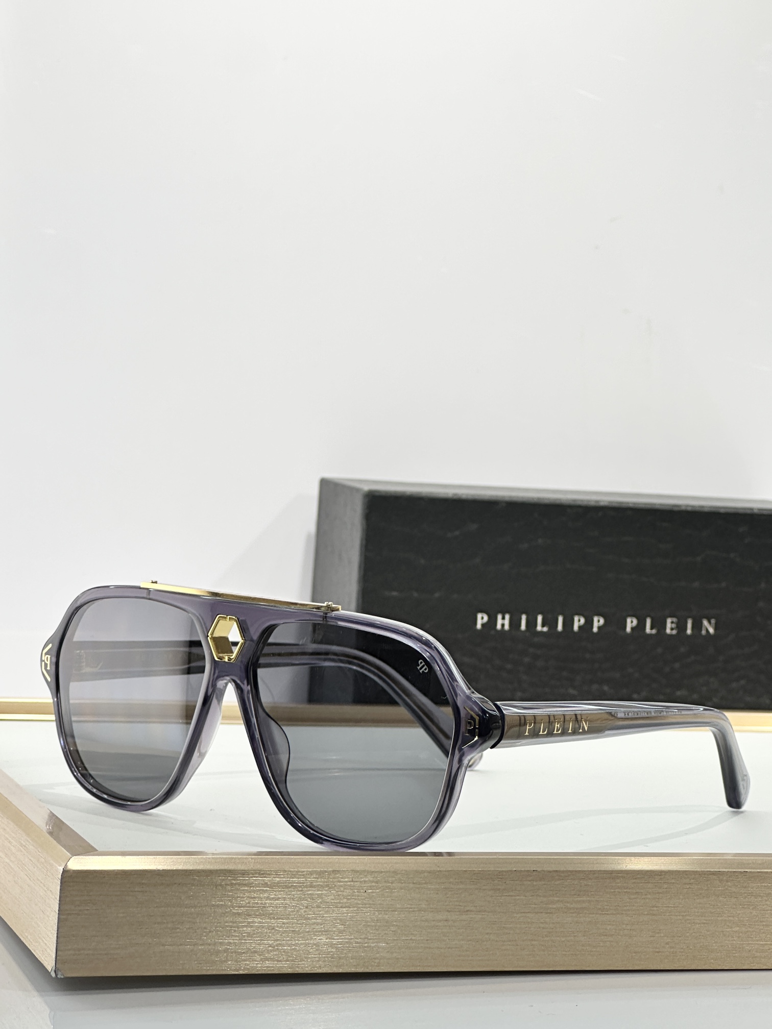  PHILIPP PLIEN
MODEL：004M
SIZE：61口13-145

