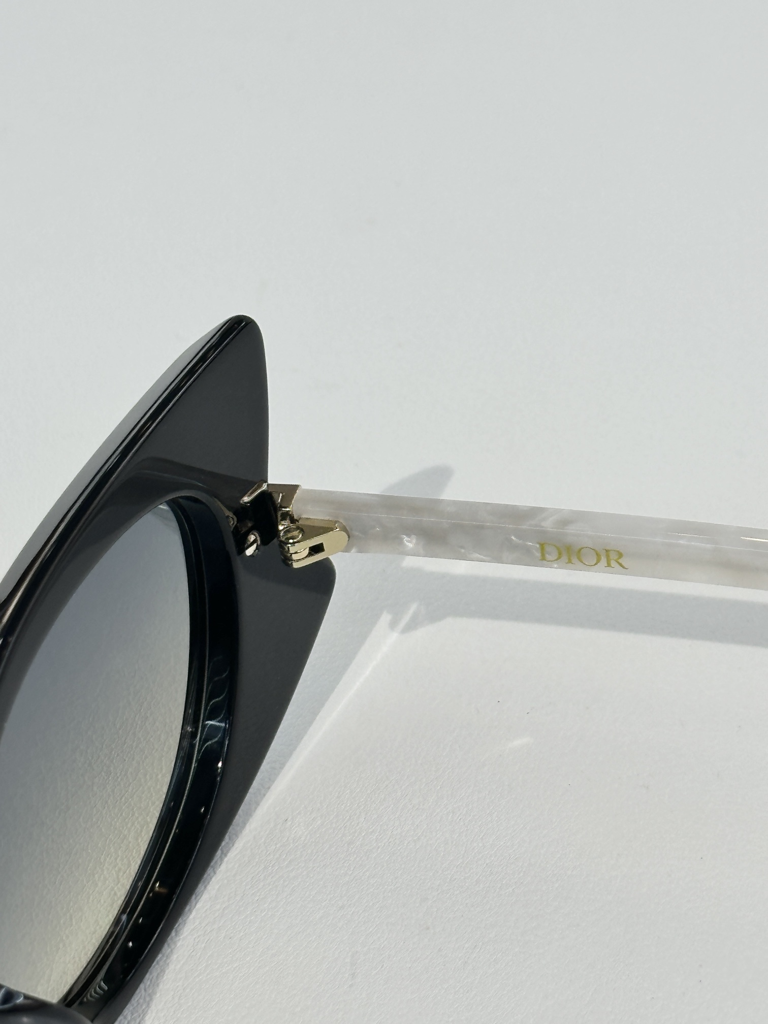  Dior
MODEL：DiorButterfly S2I
SIZE：  54口17-145
