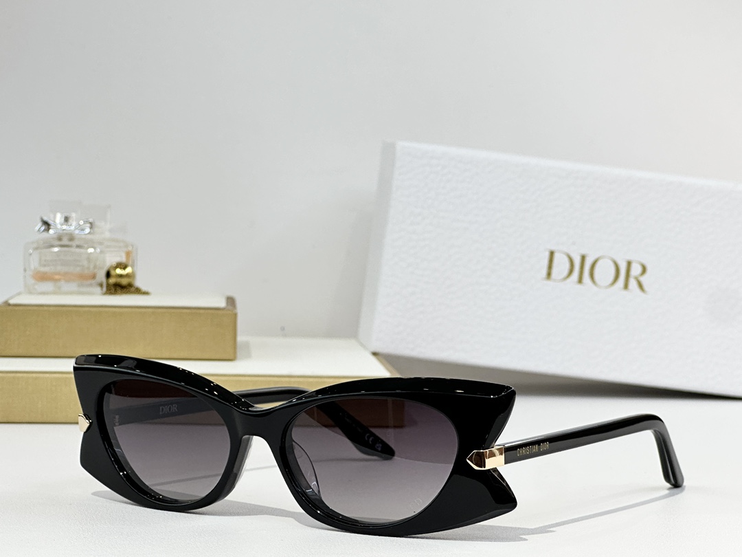  Dior
MODEL：DiorButterfly S2I
SIZE：  54口17-145
