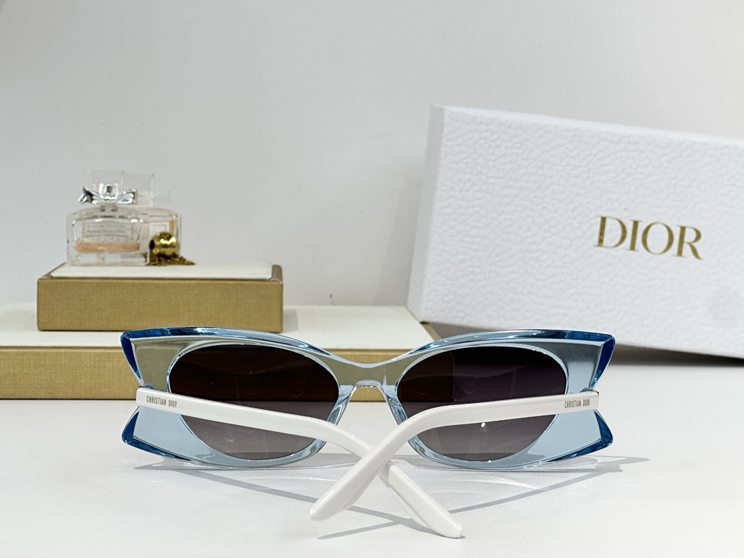  Dior
MODEL：DiorButterfly S2I
SIZE：  54口17-145
