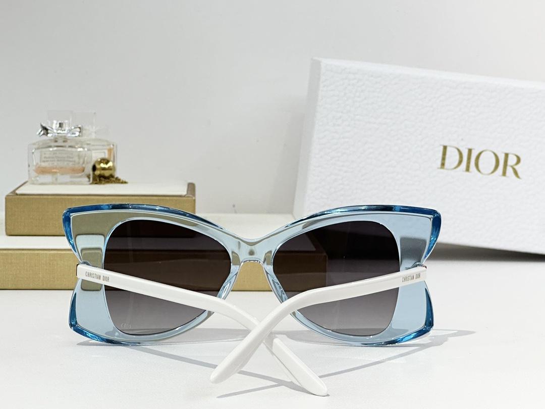 DIOR
MOD：DiorButterfly S1I
Size：53口16 145
