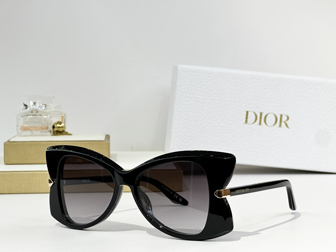 DIOR
MOD：DiorButterfly S1I
Size：53口16 145
