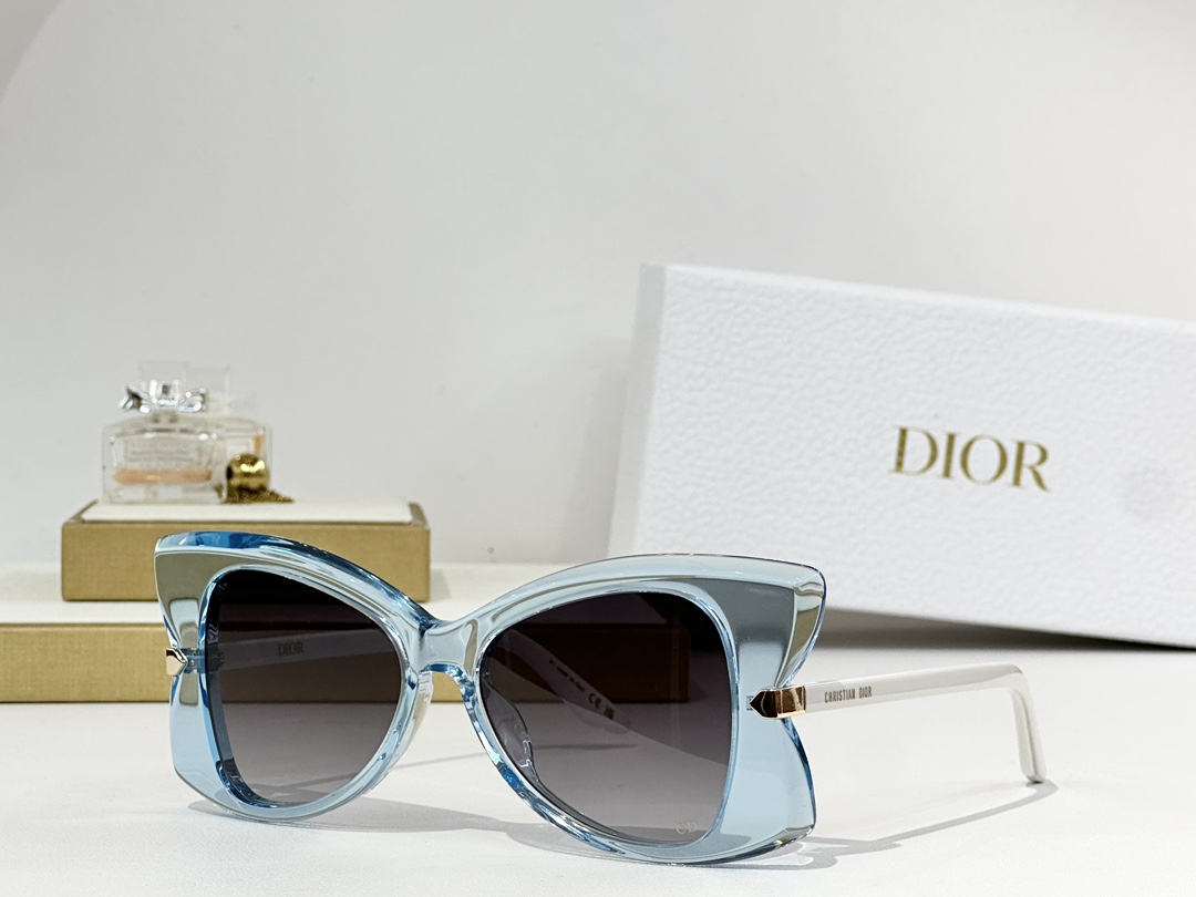 DIOR
MOD：DiorButterfly S1I
Size：53口16 145
