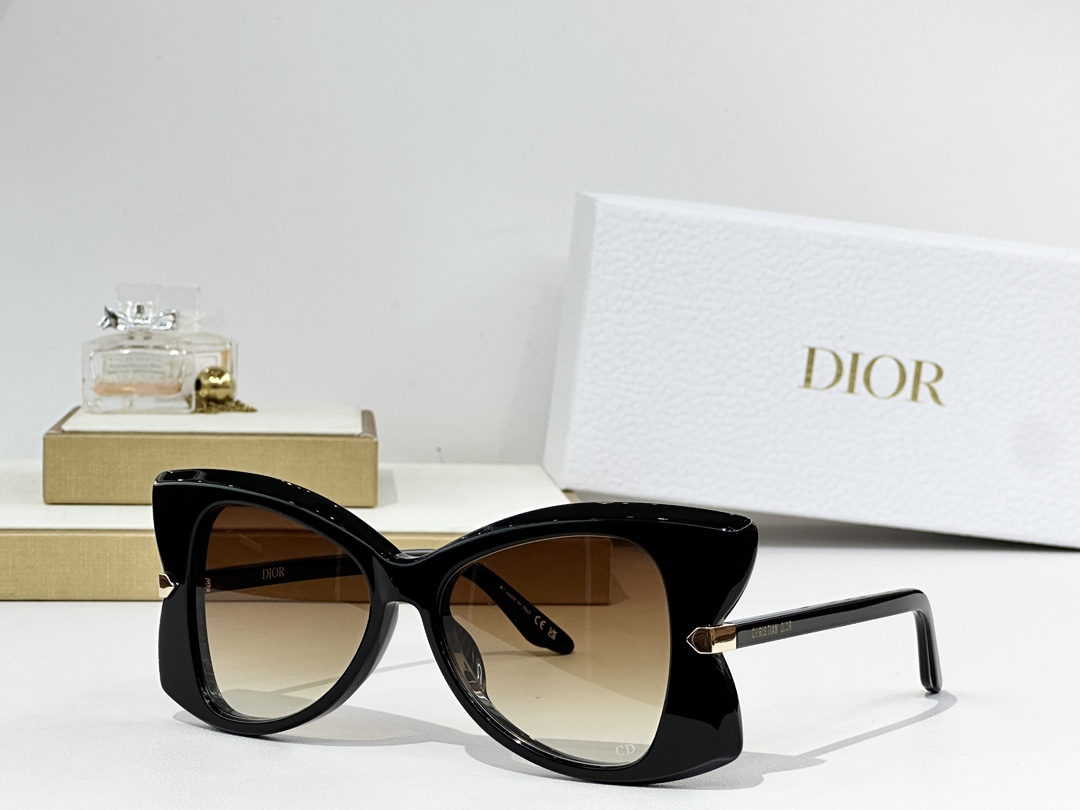 DIOR
MOD：DiorButterfly S1I
Size：53口16 145
