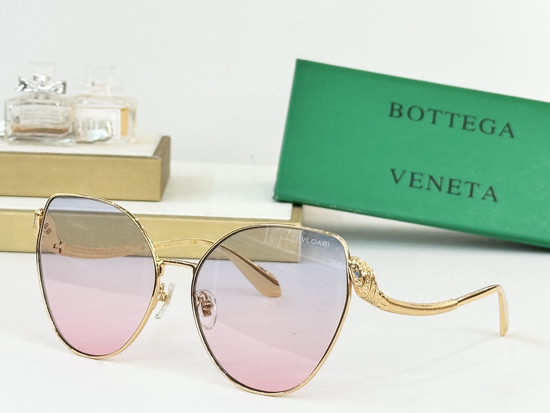  Bottega Venet*
MODEL：BV40010U
SIZE：61口16-138
