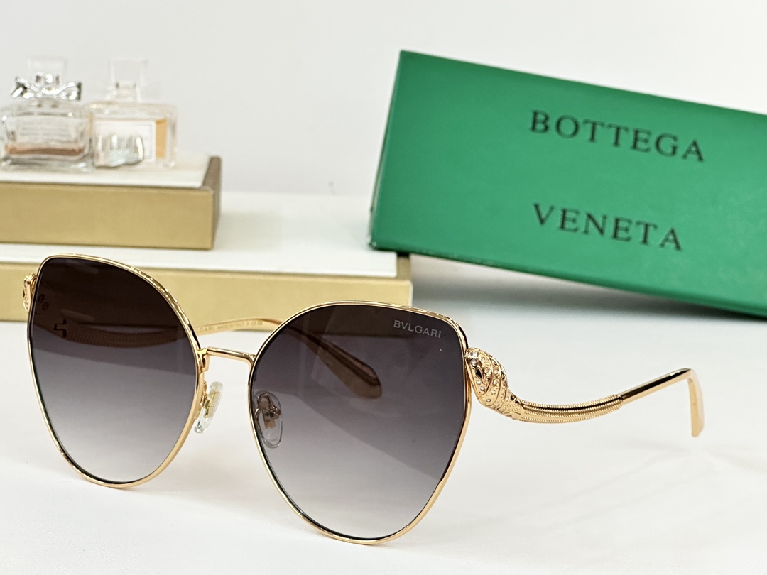  Bottega Venet*
MODEL：BV40010U
SIZE：61口16-138
