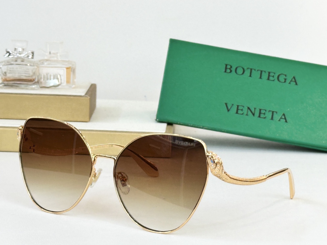  Bottega Venet*
MODEL：BV40010U
SIZE：61口16-138
