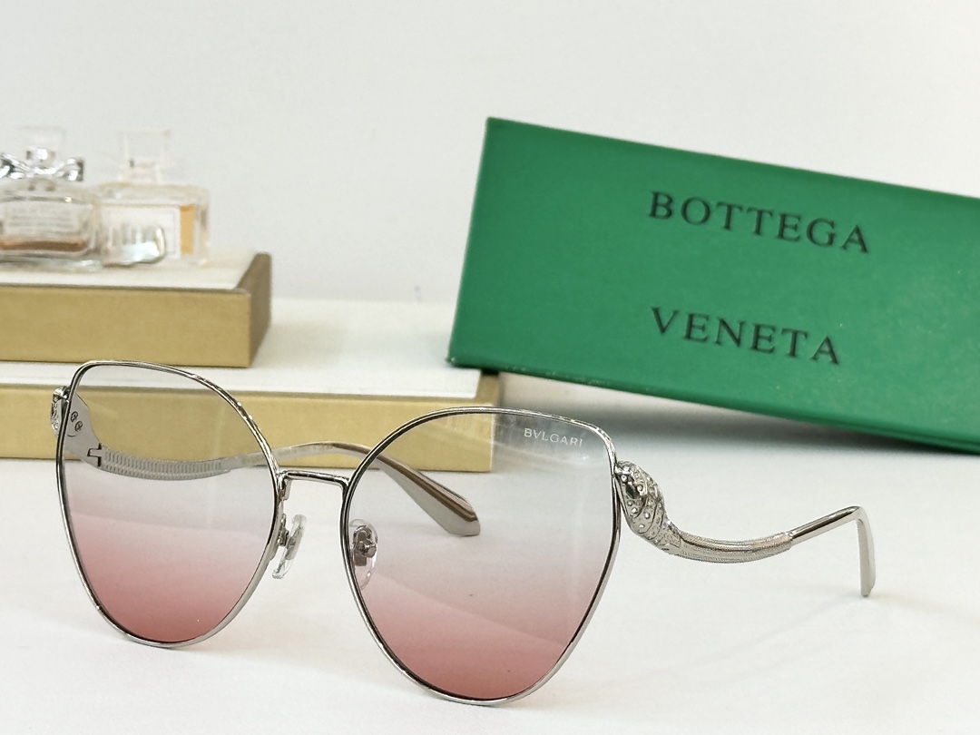  Bottega Venet*
MODEL：BV40010U
SIZE：61口16-138
