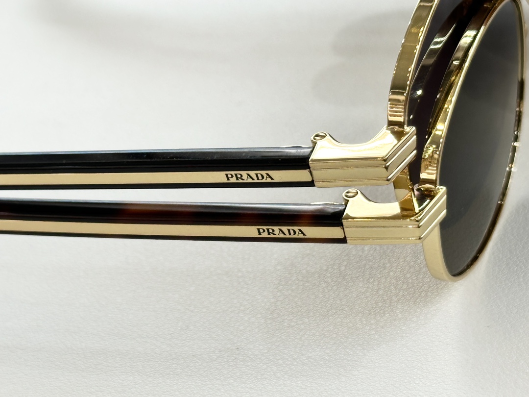 PRADA
Mod：PR B53S
Size：53-21 145
 
变色： 