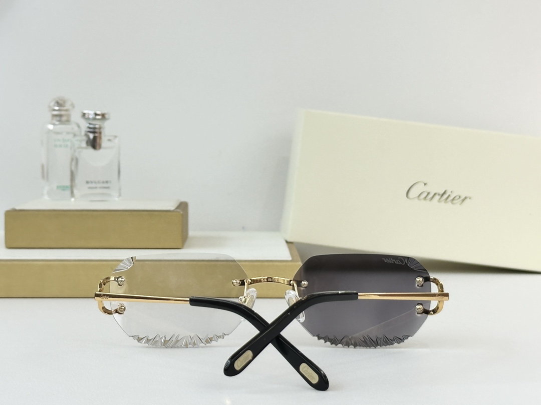  Cartier
MOD：CT08142J
MOD：58口18 140

