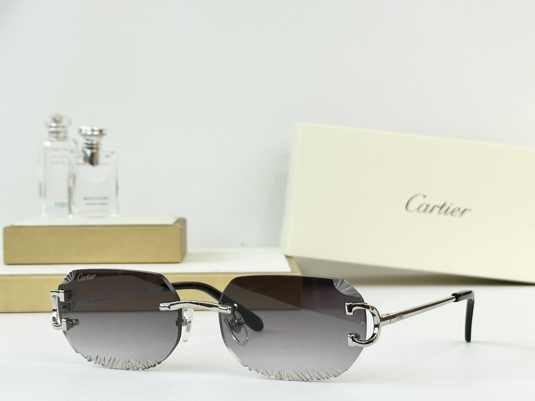  Cartier
MOD：CT08142J
MOD：58口18 140
