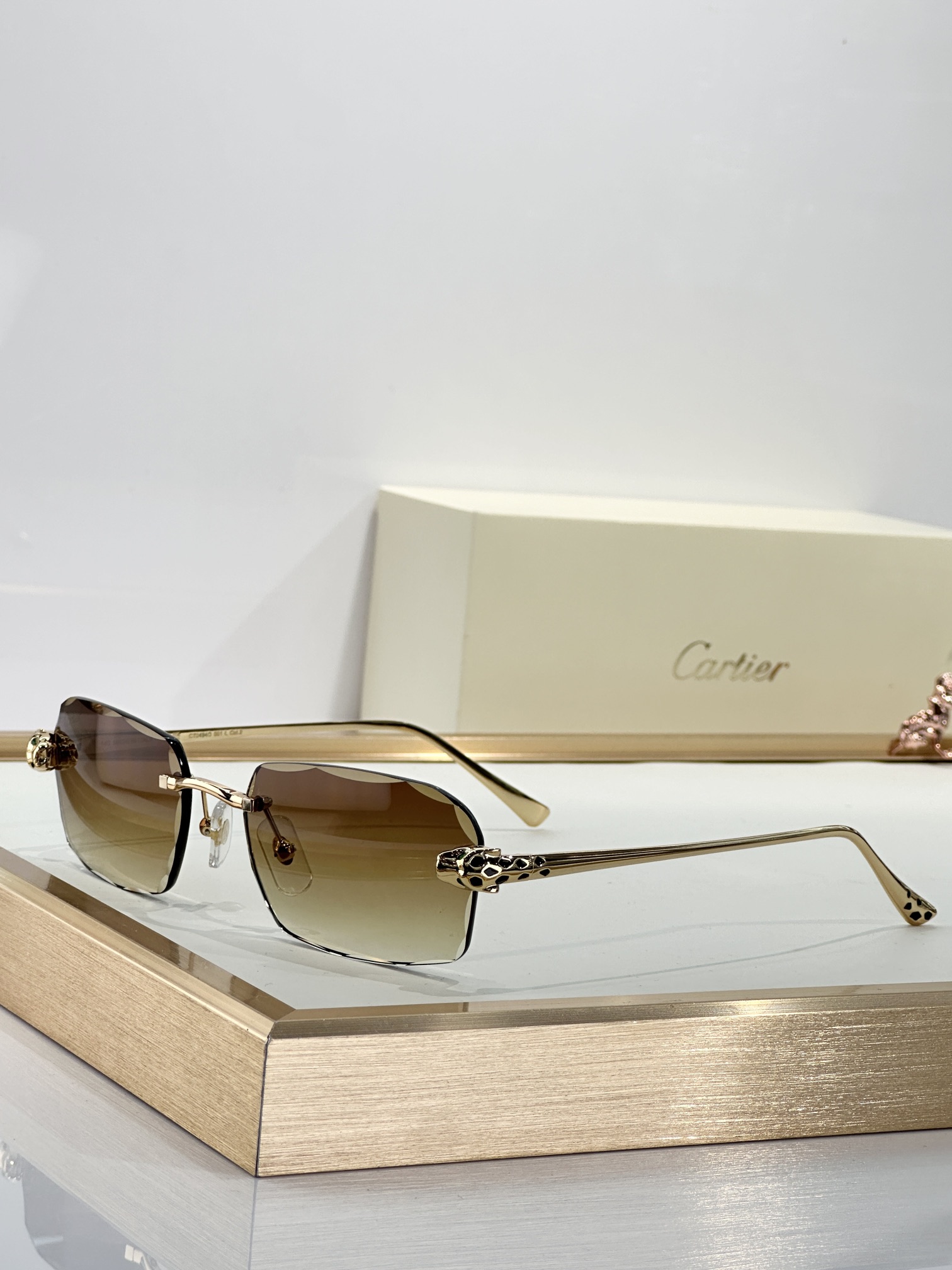  Cartier
MOD：CT0494O
Size：58口18-140

