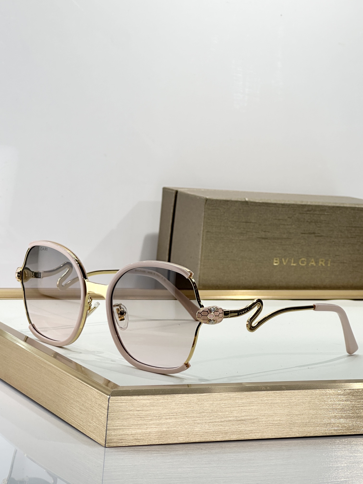 BVLGAR*
MODEL：BV9735
SIZE：57口20-142
