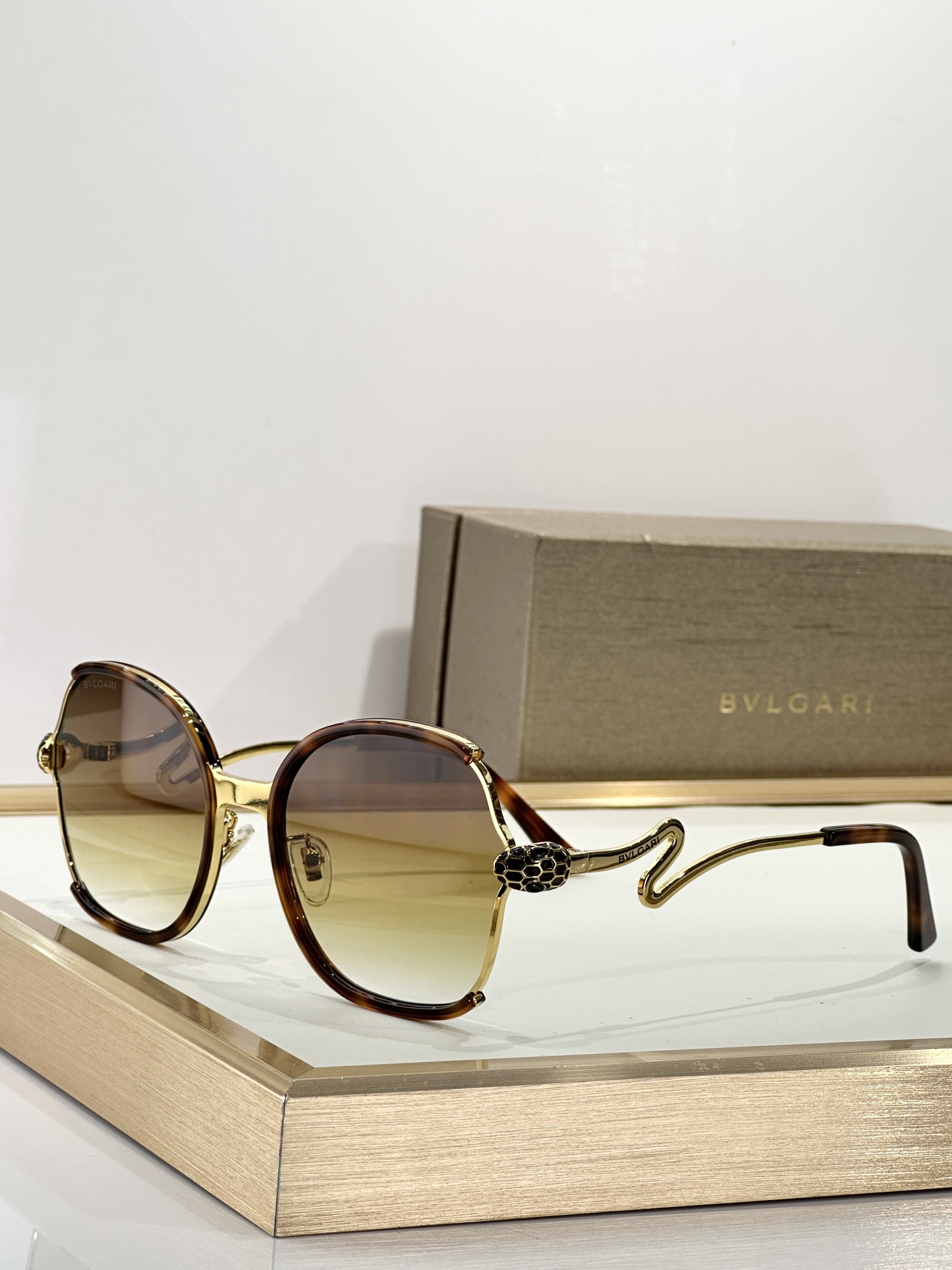  BVLGAR*
MODEL：BV9735
SIZE：57口20-142
