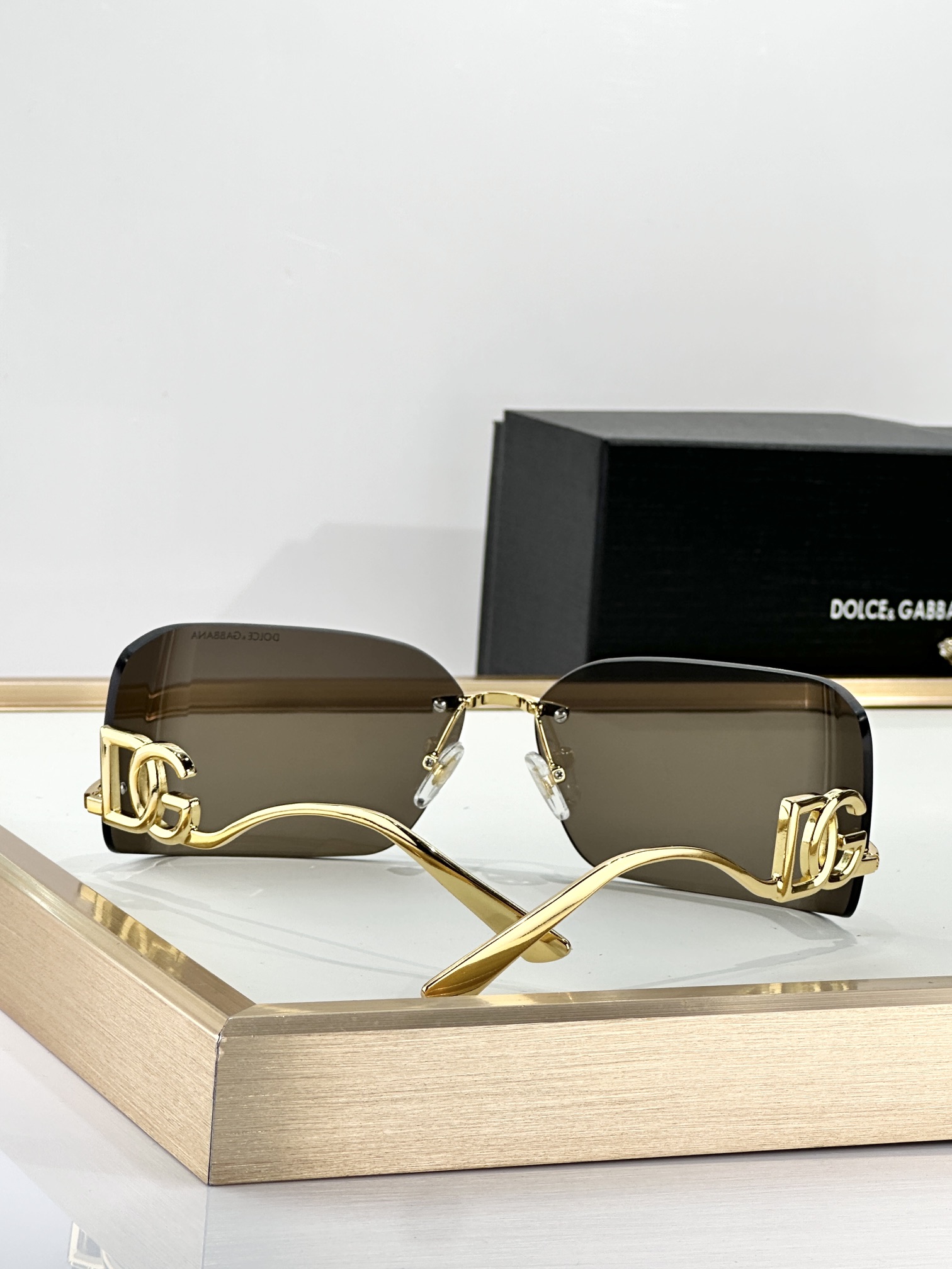  Dolce&Gabban*
MOD：DG 2319
Size：79口13 110
