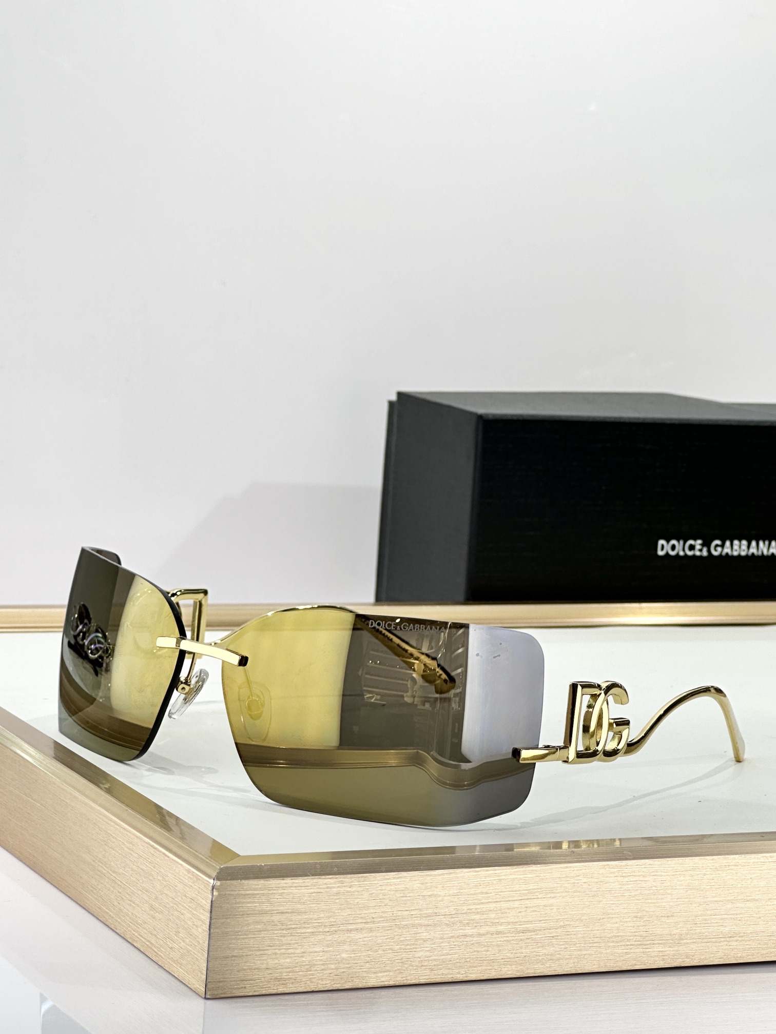  Dolce&Gabban*
MOD：DG 2319
Size：79口13 110
