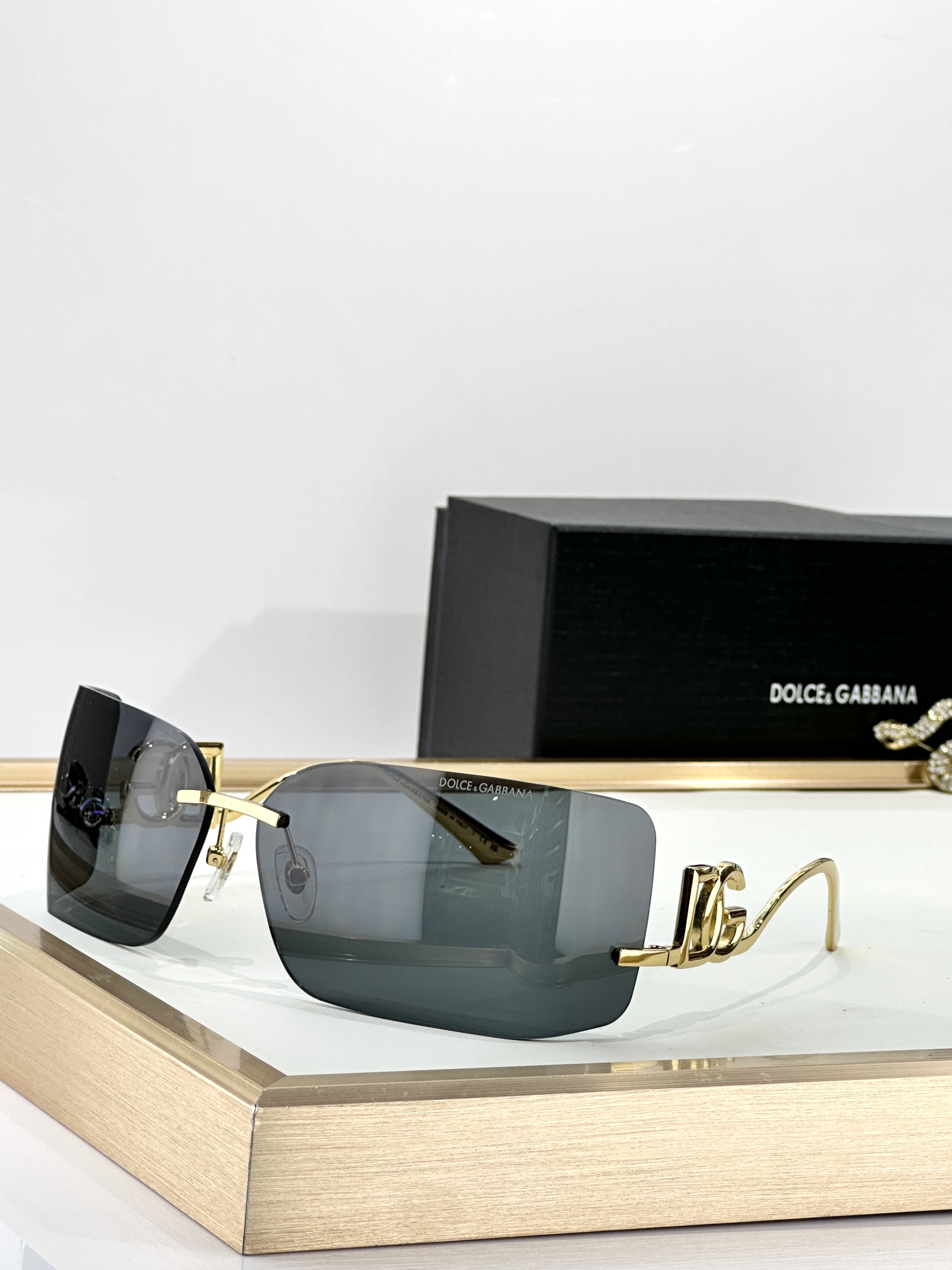  Dolce&Gabban*
MOD：DG 2319
Size：79口13 110
