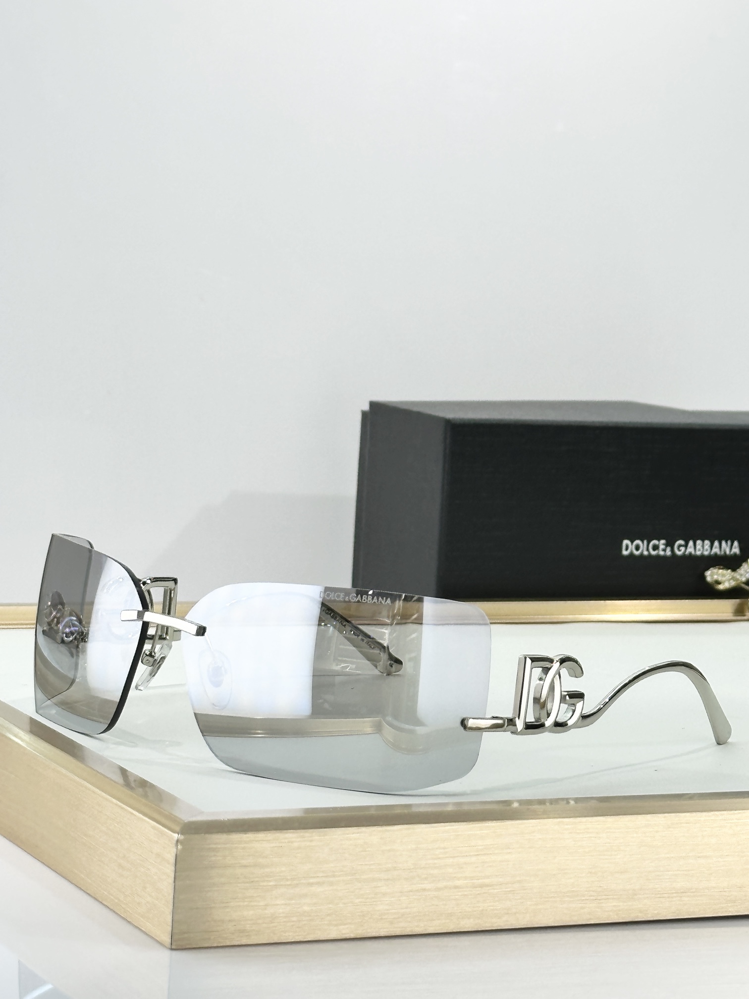  Dolce&Gabban*
MOD：DG 2319
Size：79口13 110
